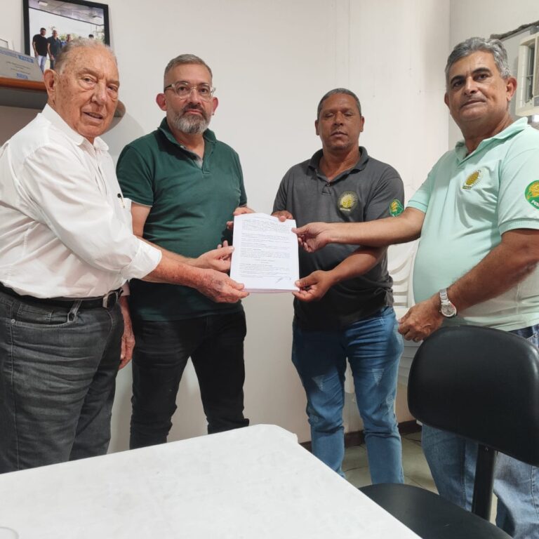 Sr João Batista vice presidente SIPACEB, Júlio presidente SIPACEB, Agnaldo presidente SINDPAD, Ari George coordenação política E ADM SINDPAD